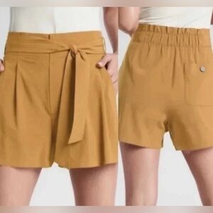 Athleta Skyline Short II in Tuscan Gold Size 10